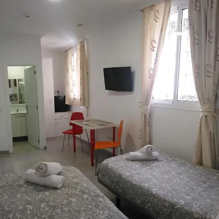 Lagunillas St. مالقة