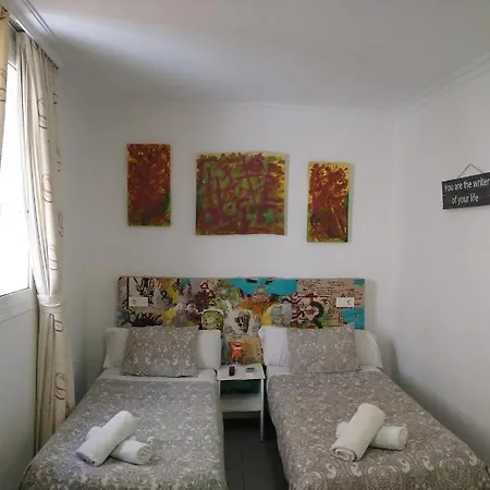 Lagunillas St. * مالقة